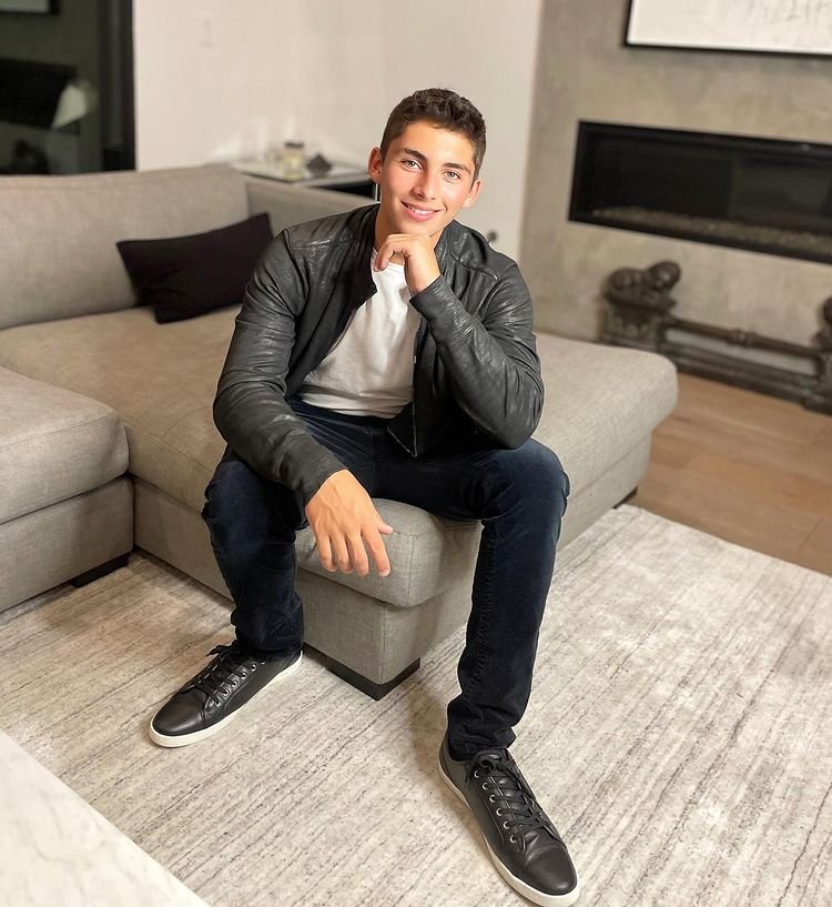 Who is the richest kid in America 2022